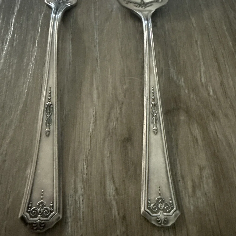 Vintage Oneida‎ Community Tudor Plate QUEEN BESS I Sugar Spoon Butter Lot of 2